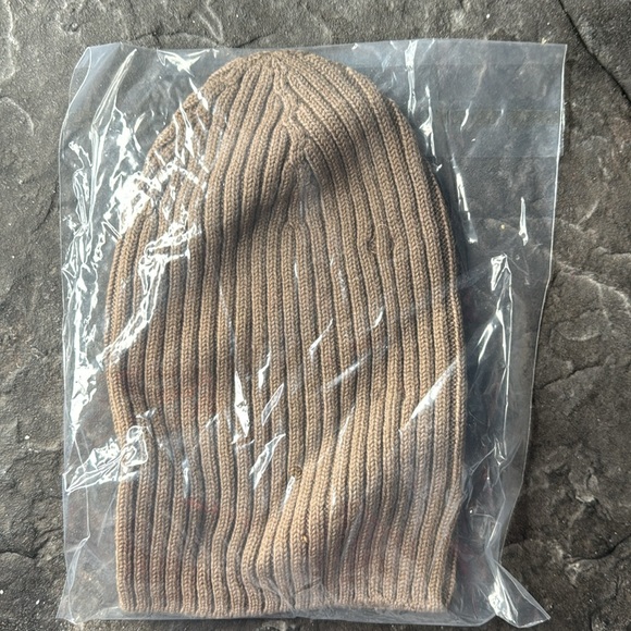 Elizabeth Suzann Classic Rib Beanie Hat Climate Beneficial Wool Solid Fawn NEW - Picture 6 of 6